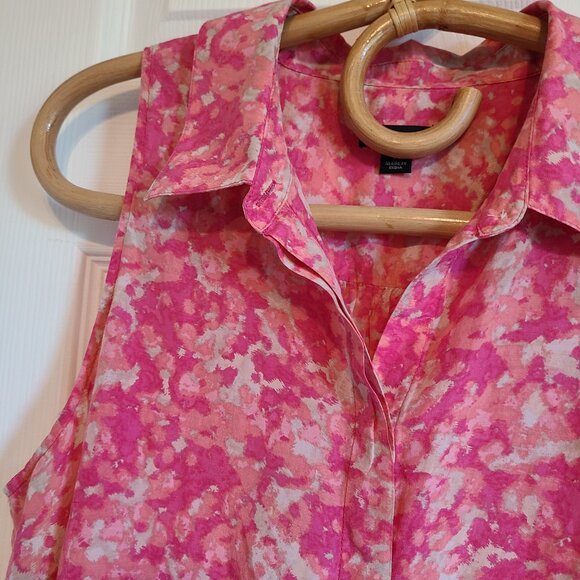 Ann Taylor sleeveless top - Picture 2 of 6